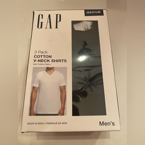 Gap Men’s 3 Pack Cotton V-Neck Undershirts Tee T-Shirt Tagless Black Size Medium - Picture 2 of 4